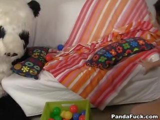 Szexi táncolás esztergált hogy orgia -val panda