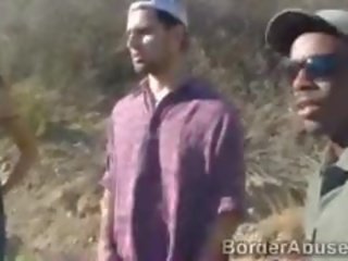 جميل السمراوات كس قصفت بواسطة border شرطة ضابط