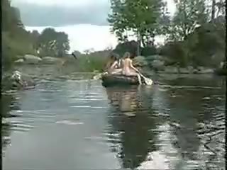 三 熱 女孩 裸體 女孩 在 該 叢林 上 船 為 公雞 打獵