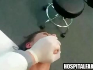 Patient gets fucked and cummed on by her doktor