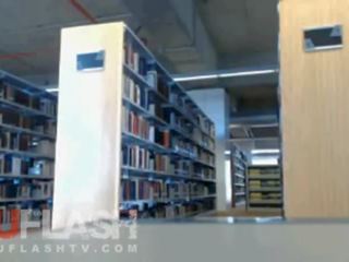 금발의 섬광 에 공공의 학교 도서관 에 웹캠