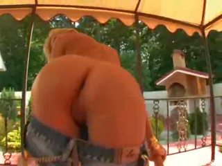 Blondie in jins panas celonone gets assfucked and eats a load of pejuh