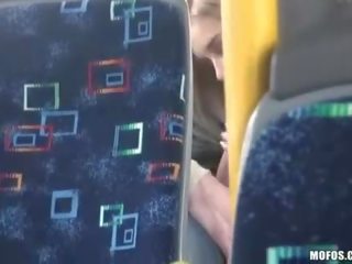 Tip filme o cuplu având sex în the autobus