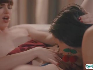 Busty enchantress fucked lược qua smalltits ts beau